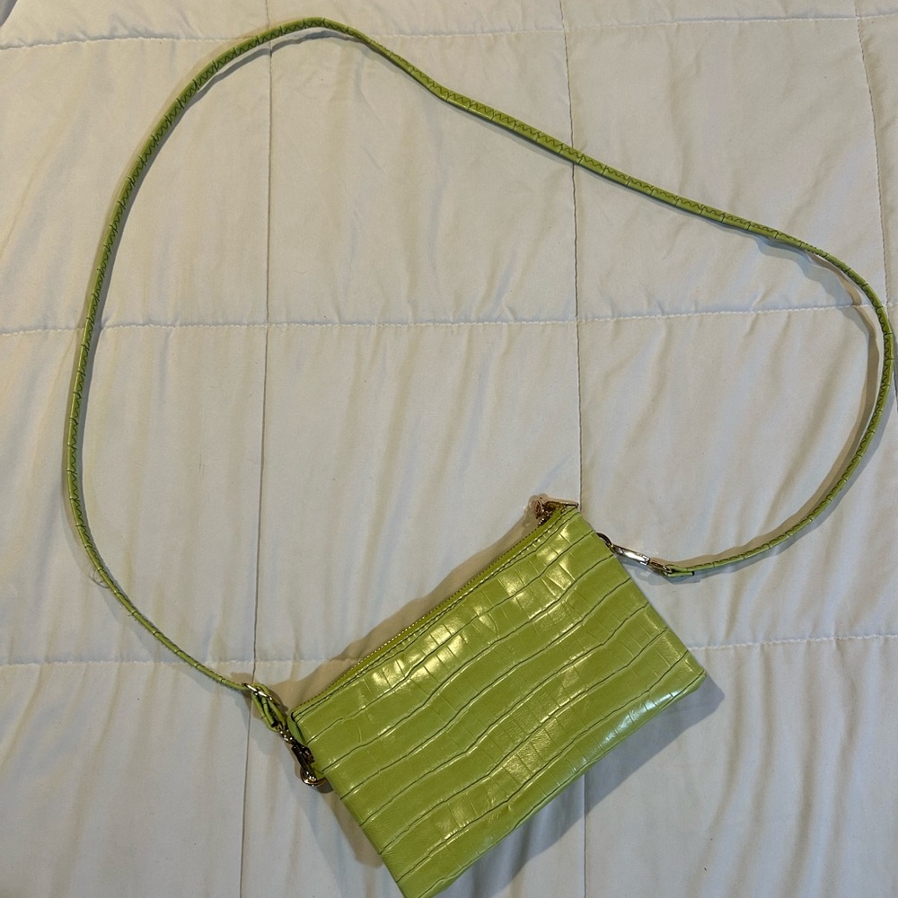 GREEN CROCODILE PRINT PURSE